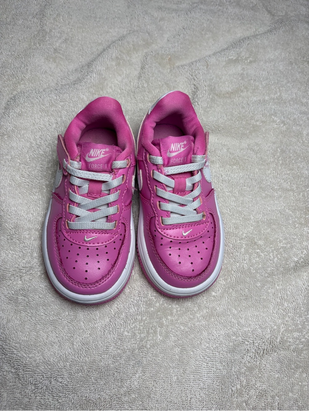 Nike Kids Pink and White Low-Top Sneakers